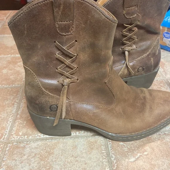 Born Karin Leather Side Zip Heeled Boots Brown Size 7.5 - Picture 3 of 8